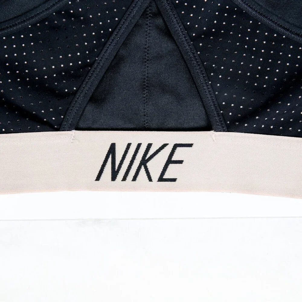 NIKE Classic Cross Back High-Neck Sports Bra with Dri-FIT Technology